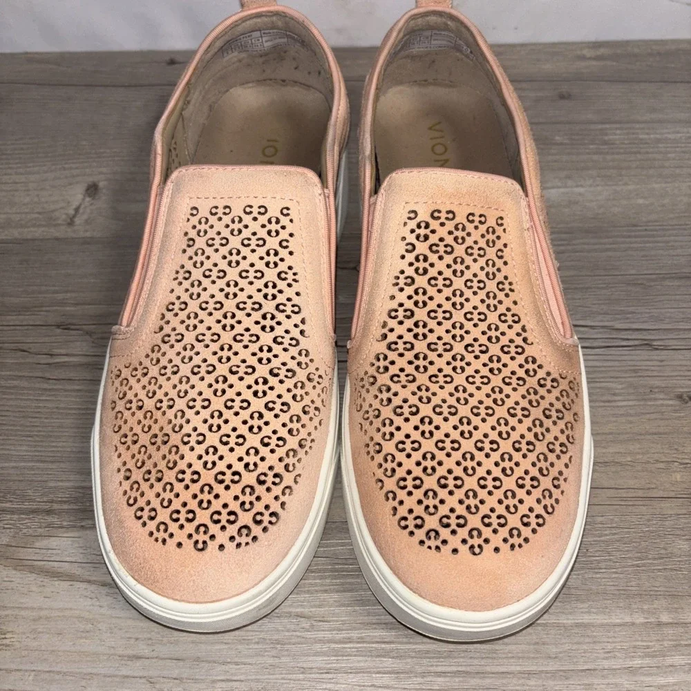 Women's 8 Vionic Kimmie Perf slip-on sneakers Pink Peach Suede Arch Support